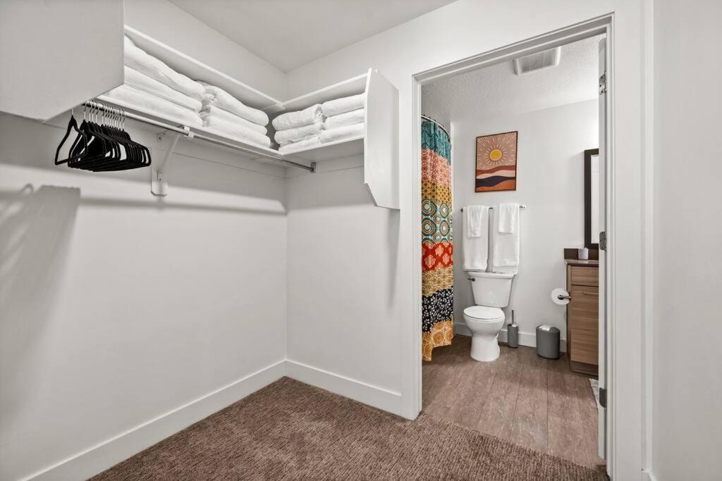 Luxurious Retreat In Slc Apartment Salt Lake City Bagian luar foto